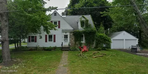 439 Wellington Rd, Delmar, NY 12054