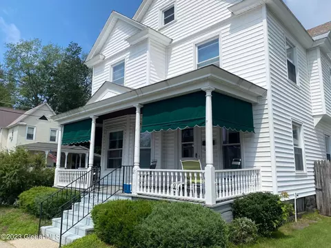 21 Elizabeth St, Glens Falls, NY 12801