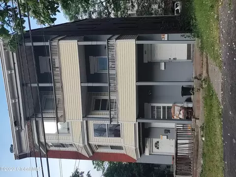 601 Lansing St, Schenectady, NY 12303