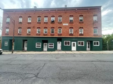 24 Classic St, Hoosick Falls, NY 12090