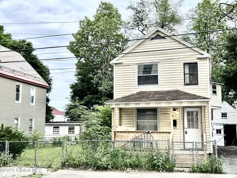 415-417 Mumford St, Schenectady, NY 12307