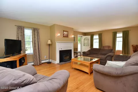 737 River Rd, Rotterdam, NY 12306 photo 8