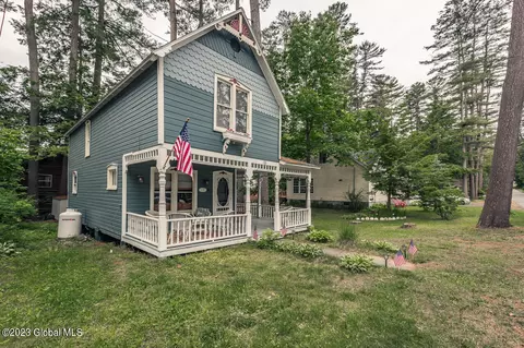 121 Mckinley Ave, Northville, NY 12134