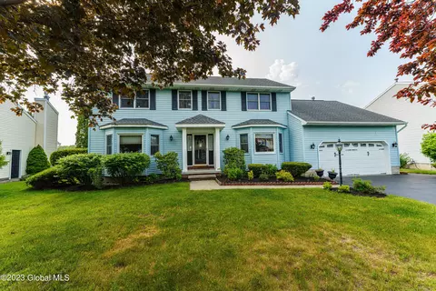 32 Berkshire Dr, Albany, NY 12205