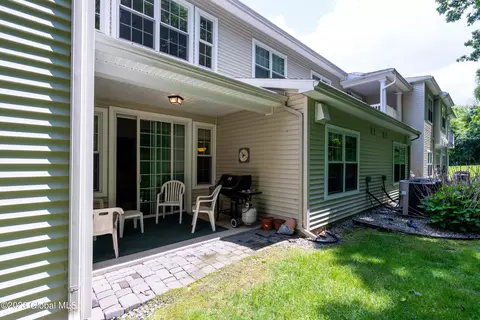 103 Vly Pointe Dr, Schenectady, NY 12309 photo 28