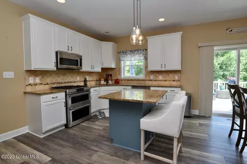 17 Green Fields Dr, Mechanicville, NY 12118 photo 8