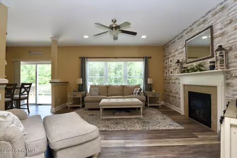 17 Green Fields Dr, Mechanicville, NY 12118 photo 12