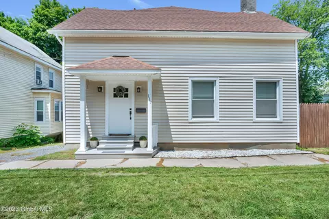 117 Hoosac St, Johnstown, NY 12095