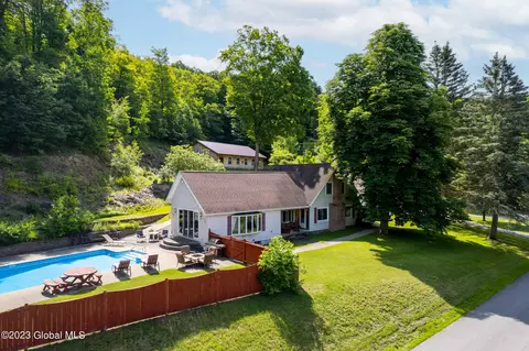 341 Mountain Rd, Greenwich, NY 12834