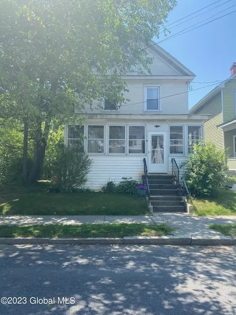 2 Mapleridge Ave, Albany, NY 12209