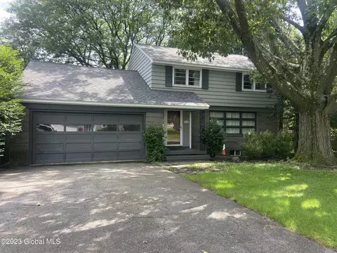 2232 Garden Dr, Schenectady, NY 12309