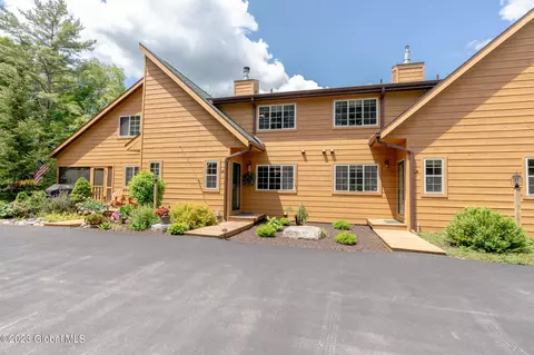 27 Balsam Crest Ln UNIT B, Chestertown, NY 12817