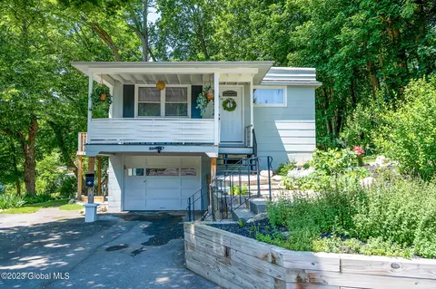 693 Delaware Ave, Albany, NY 12209