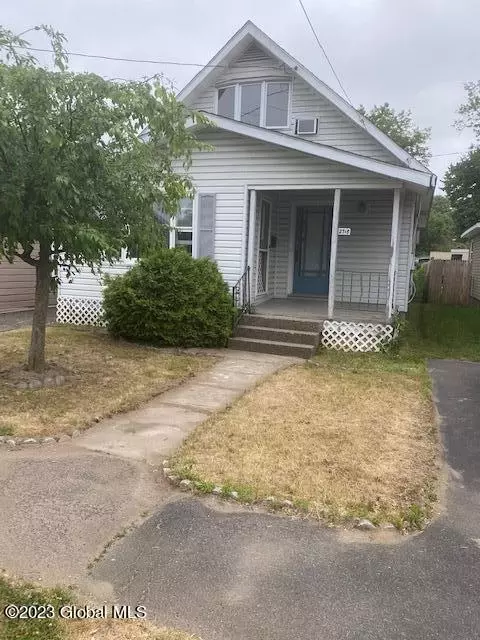 2718 Denver Ave, Rotterdam, NY 12306