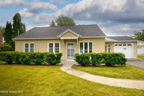 39 Reynolds St, Colonie, NY 12205