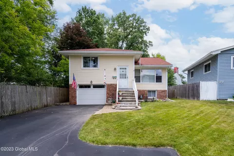 2 Kaine Ter, Albany, NY 12208