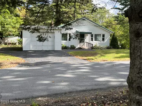451 Bunker Hill Rd, Mayfield, NY 12117