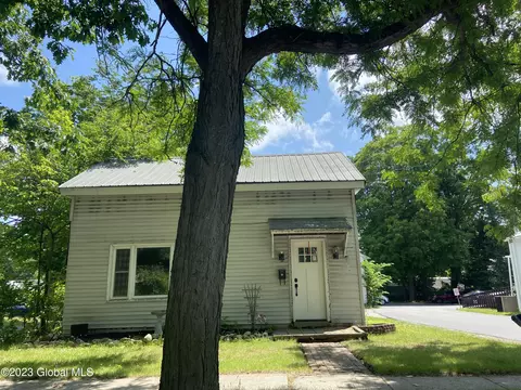 80 Oak St, Hudson Falls, NY 12839