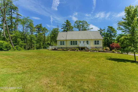 5 Fedor Rd, Gansevoort, NY 12831