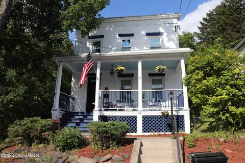 34 Defreest Ave, Troy, NY 12180