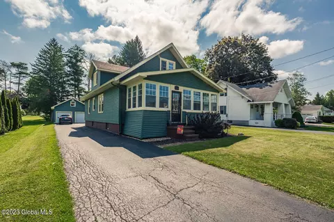 49 Church St, Hagaman, NY 12086