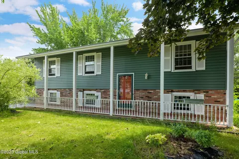 137 Horstman Dr, Glenville, NY 12302