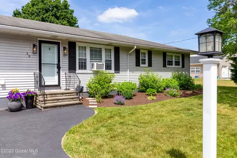 20 Reichard Ln, Wynantskill, NY 12198