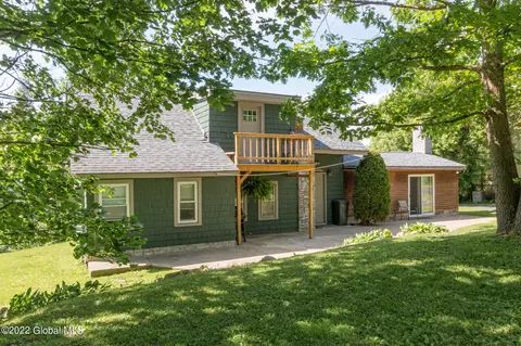 516 N Perry St, Johnstown, NY 12095