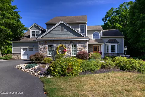 162 Winter St, Troy, NY 12180