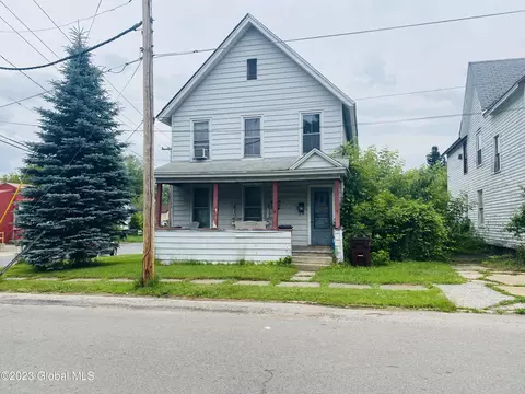 34 Willow St, Gloversville, NY 12078