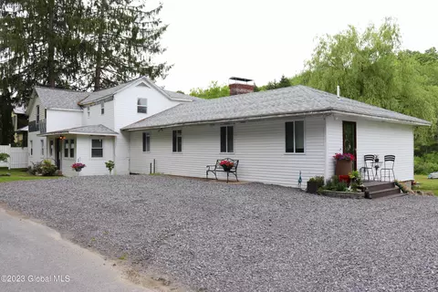 230 W Shore Rd, Delanson, NY 12053