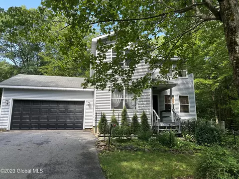 5 Acer Dr, Greenfield Center, NY 12833