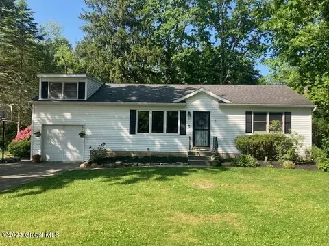5 Ivaloo Ave, Albany, NY 12203