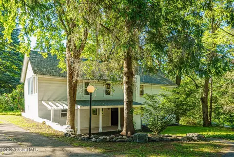 192 Old Route 66, Averill Park, NY 12018