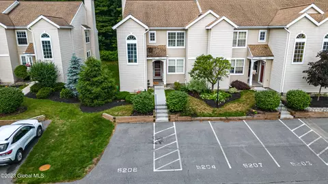 5208 Forest Point S Dr, Clifton Park, NY 12065