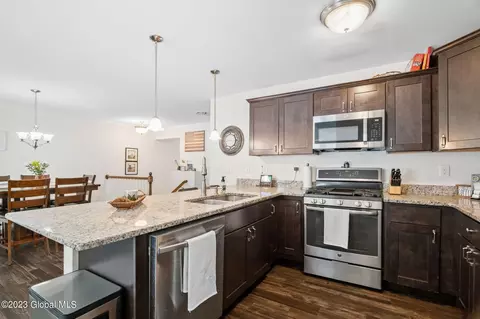 184 Paddock Cir, Schenectady, NY 12306 photo 7