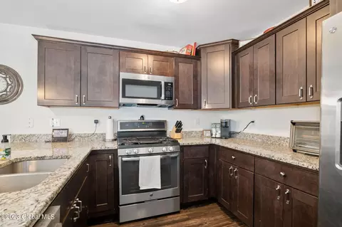 184 Paddock Cir, Schenectady, NY 12306 photo 8