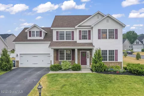 2 Spring Cir, Ballston Spa, NY 12020