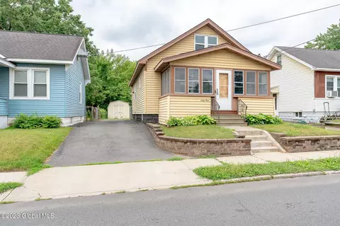 64 Cuthbert St, Schenectady, NY 12302