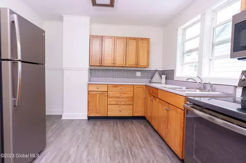 64 Cuthbert St, Schenectady, NY 12302 photo 9