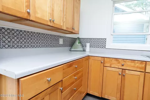 64 Cuthbert St, Schenectady, NY 12302 photo 10