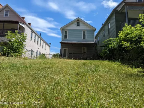 810 State St, Schenectady, NY 12307 photo 6