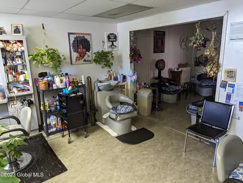 810 State St, Schenectady, NY 12307 photo 8