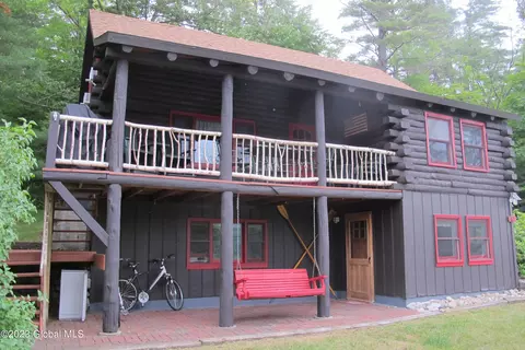 69 Palisades Rd, Brant Lake, NY 12815