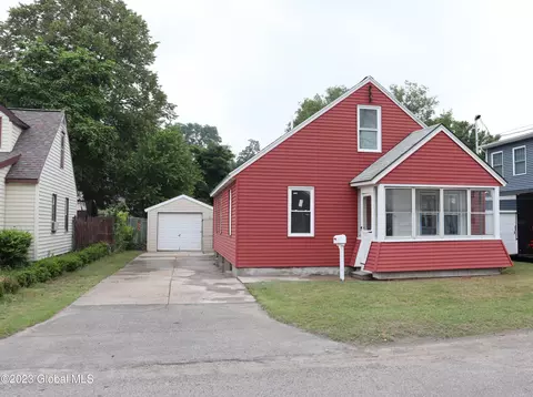 1712 Dorsett St, Schenectady, NY 12303