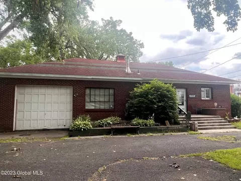 1 114th St, Troy, NY 12182