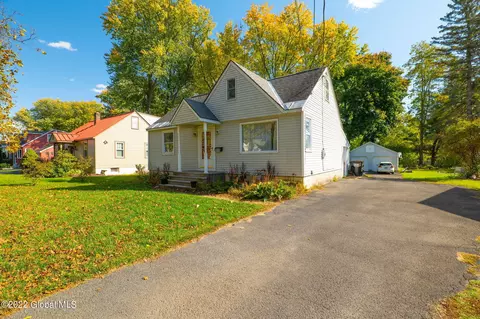 192 Sunnyside Rd, Glenville, NY 12302