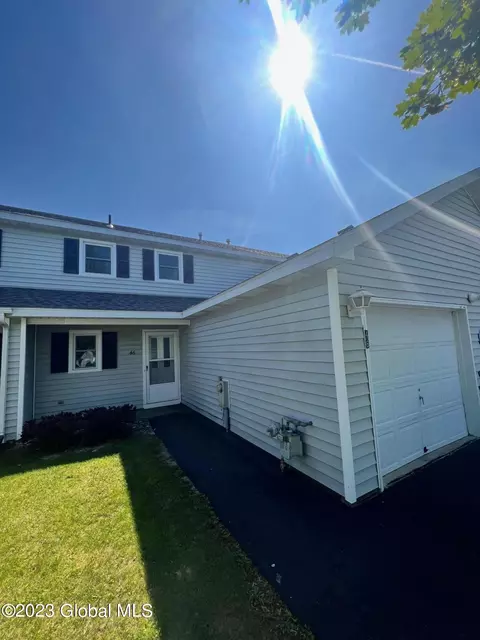 46 Esplande St, Selkirk, NY 12158