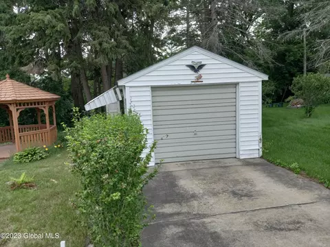 356 Twelfth St, Schenectady, NY 12306 photo 4