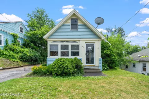 210 E Hudson Ave, Rensselaer, NY 12144
